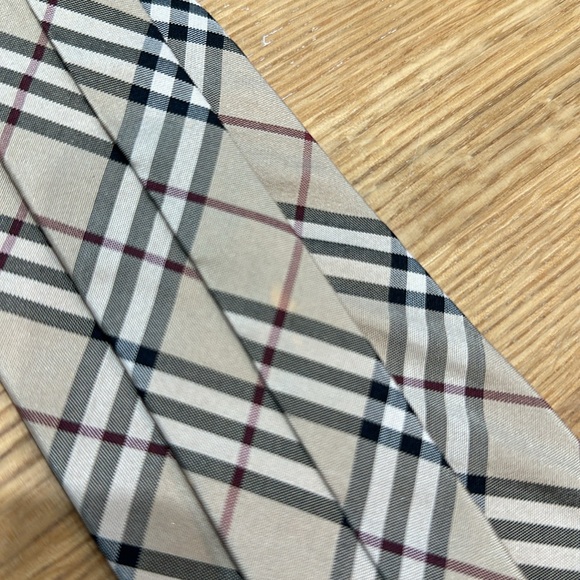 Burberry classic check silk tie - Picture 4 of 6